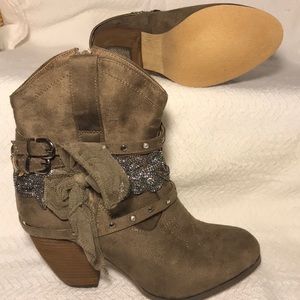 Not rated taupe sz81/2 cowboy boots! New! 🤠❤️